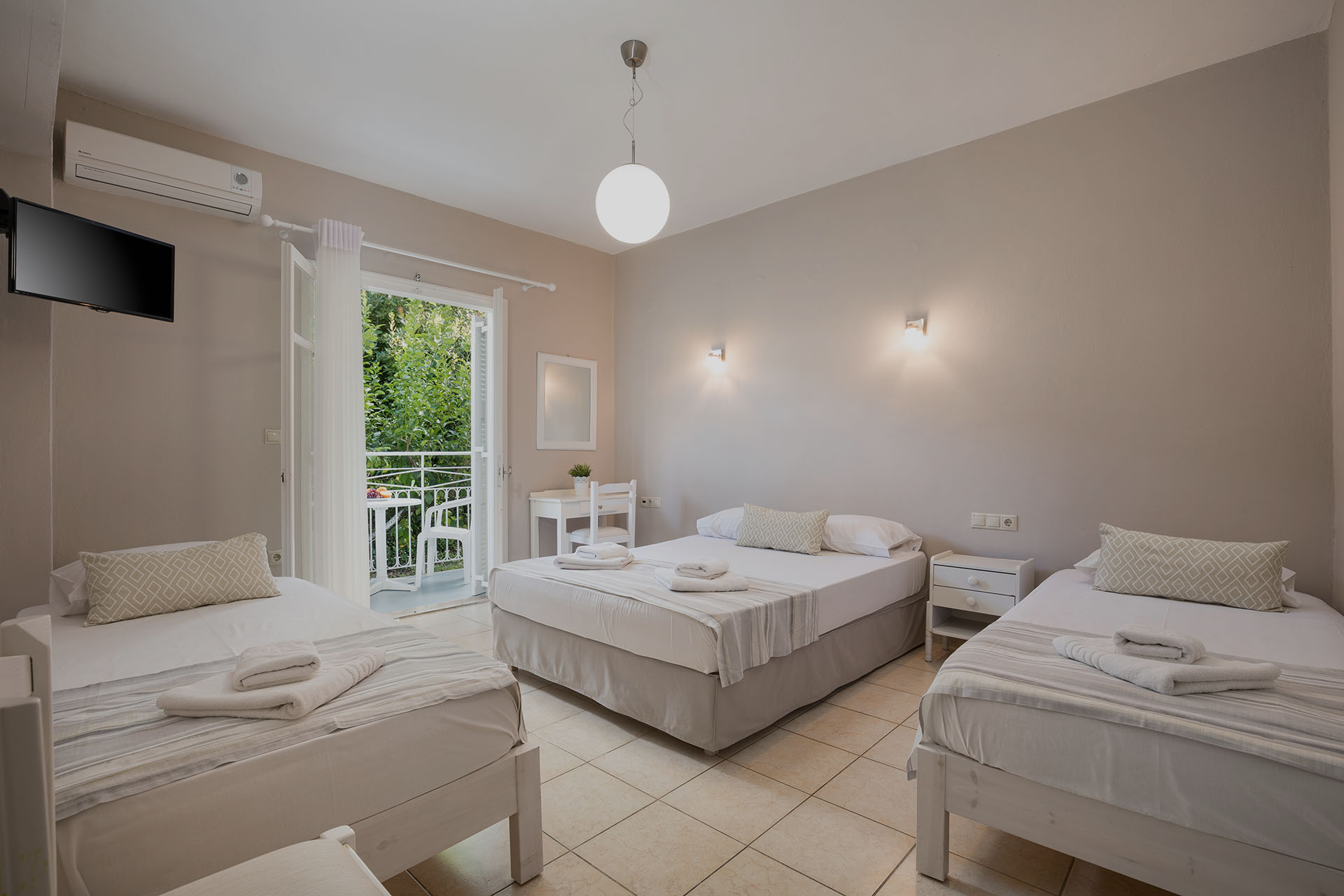 Accommodation for families in Corfu